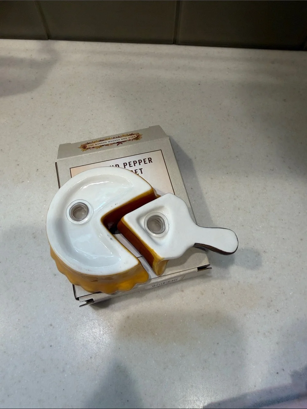 Cracker Barrel Salt and Pepper Shaker Set - Pumpkin Pie
